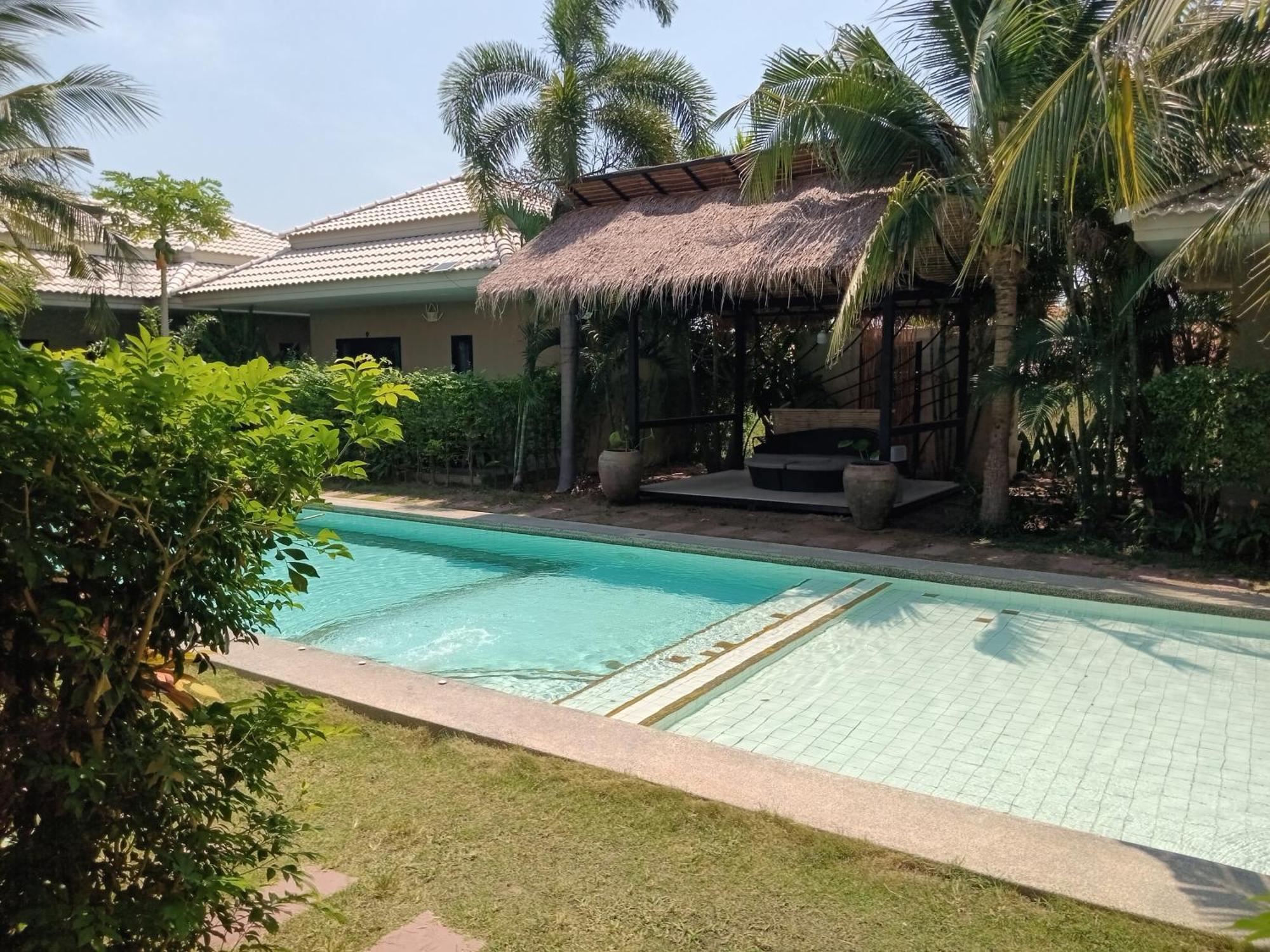Tropical House​ * HHQ