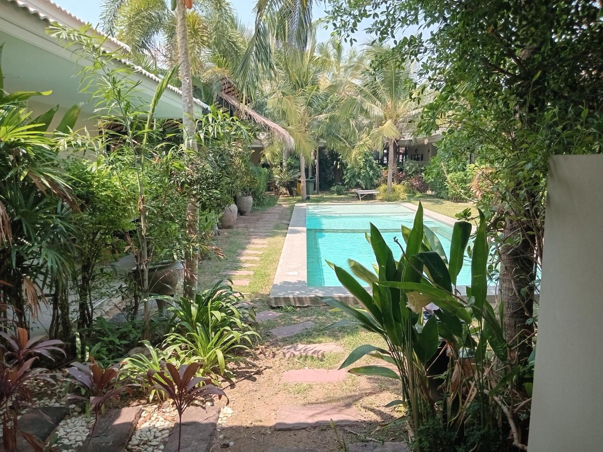 Tropical House​ *