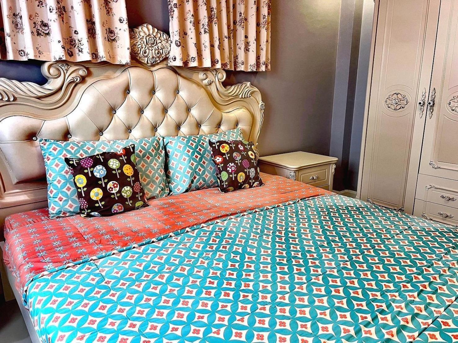 บ้านพูลแอคเซส 4 ห้องนอน จัดปาร์ตี้ คาราโอเกะ โต๊ะพูล พัก 8-20 คน Holiday home *