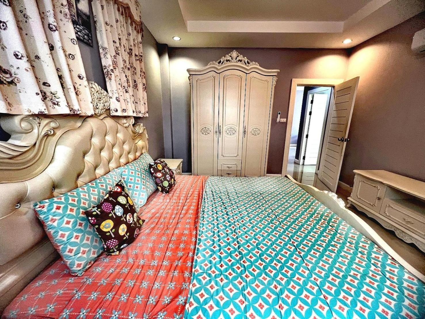 Holiday home บ้านพูลแอคเซส 4 ห้องนอน จัดปาร์ตี้ คาราโอเกะ โต๊ะพูล พัก 8-20 คน