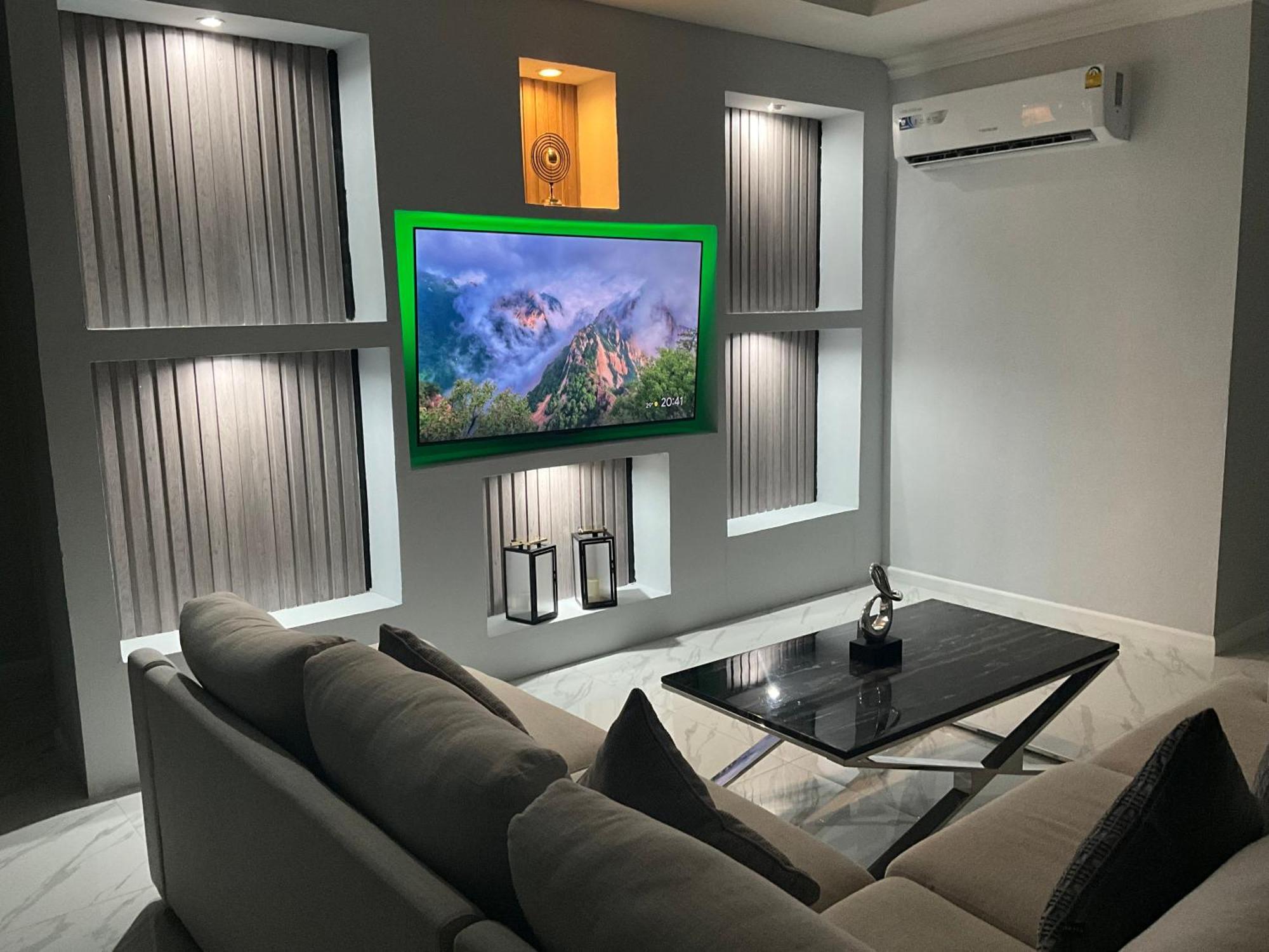7 Minutes From Centre Orchid With Jacuzzi And Pool Table *