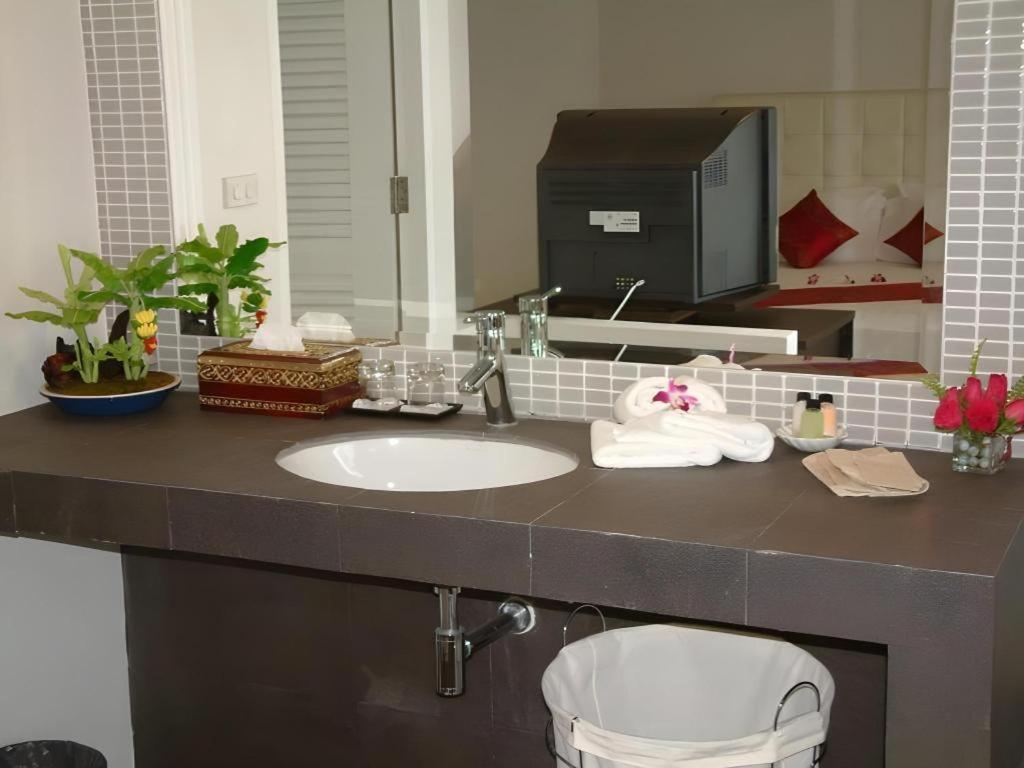 Avenue Hotel 3*