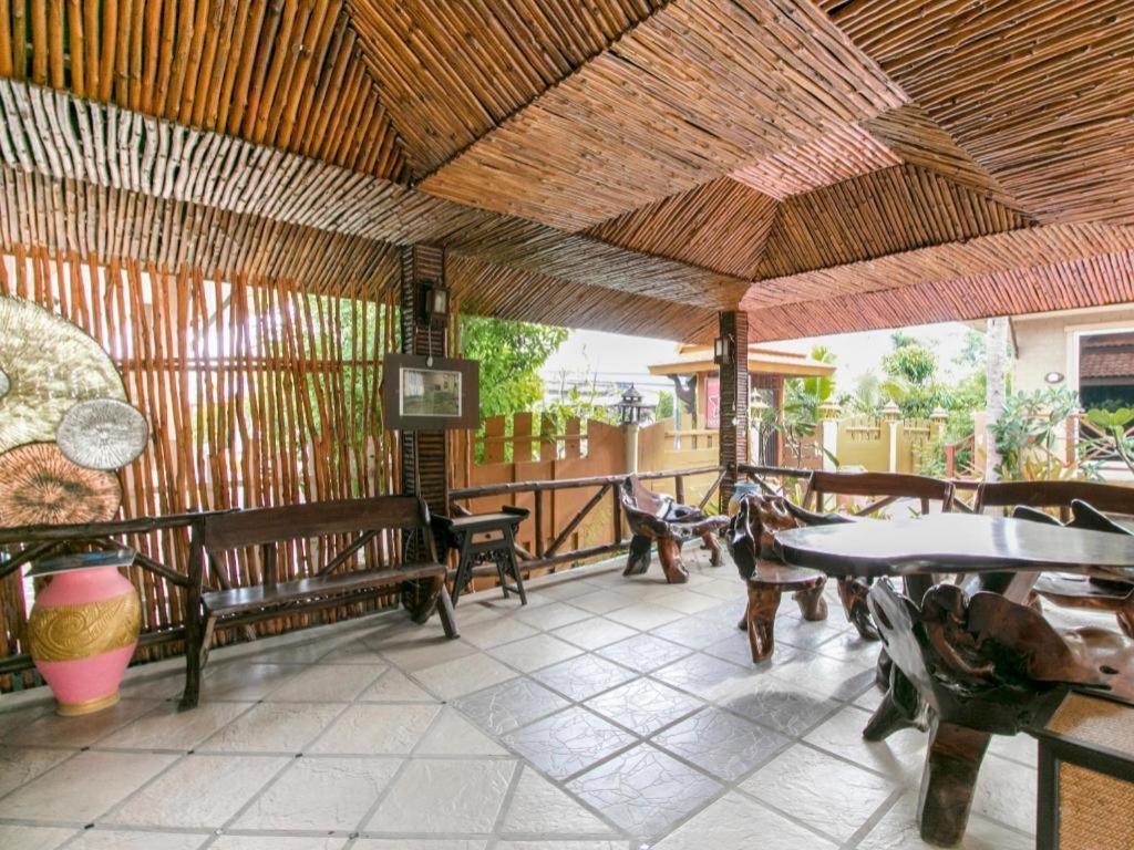 Hotel Capital O961 Baan Dow Chompoo 2*