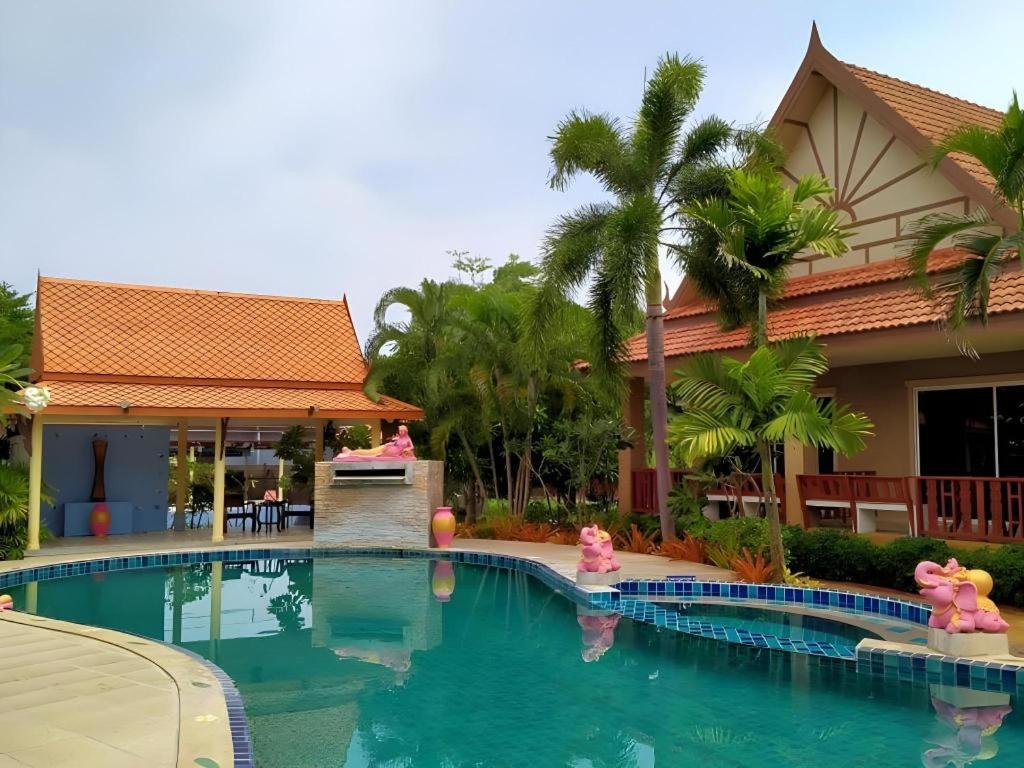 Hotel Capital O961 Baan Dow Chompoo