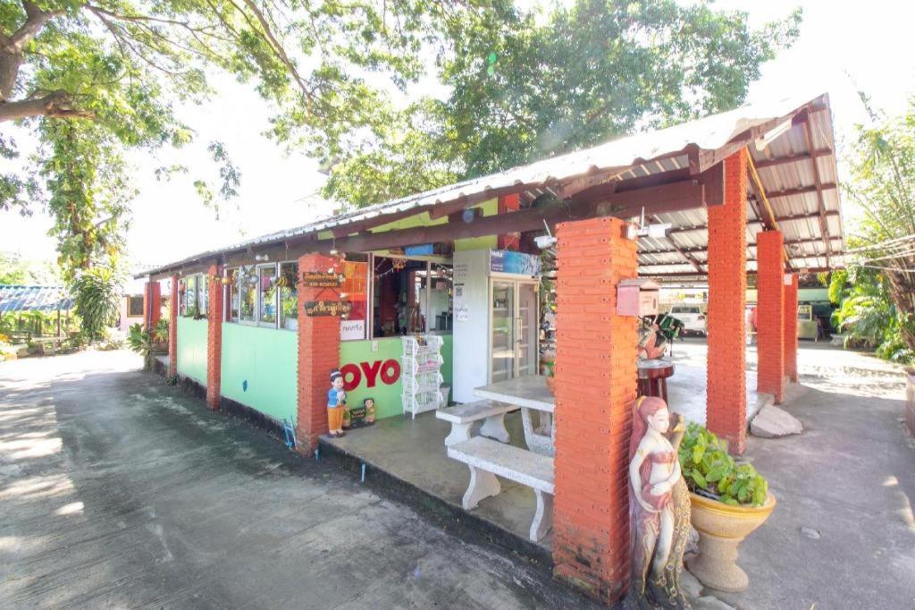 Oyo 75372 Flight Hut Hotel Hua Hin