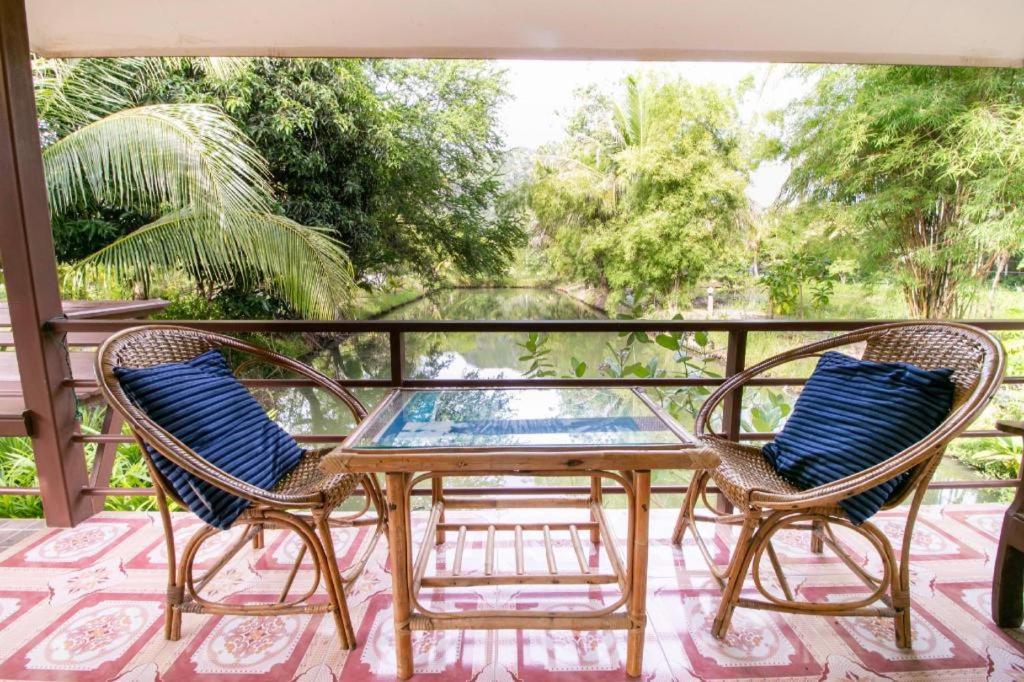 Oyo 1062 Baanrai Kongjaroen Hotel