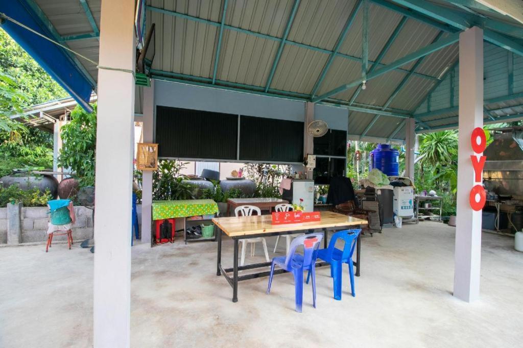 Hotel Oyo 1062 Baanrai Kongjaroen 3*