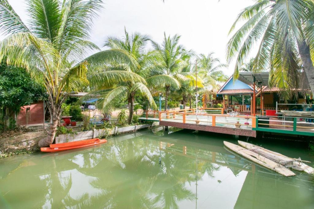 Oyo 1062 Baanrai Kongjaroen Hua Hin