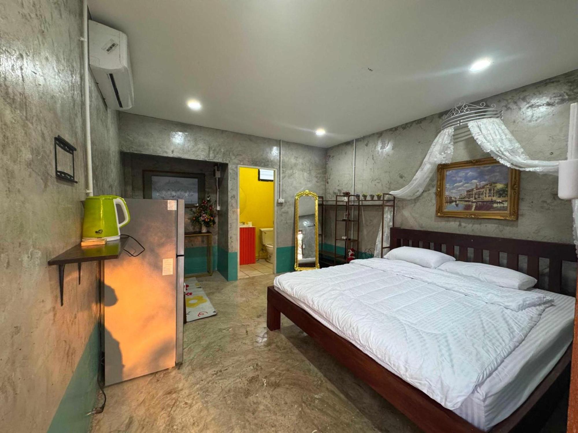 Oyo 75539 Phanthida And Cafe Hotel 2*
