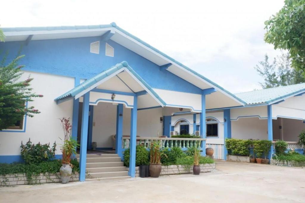 Seaside Resort 2*