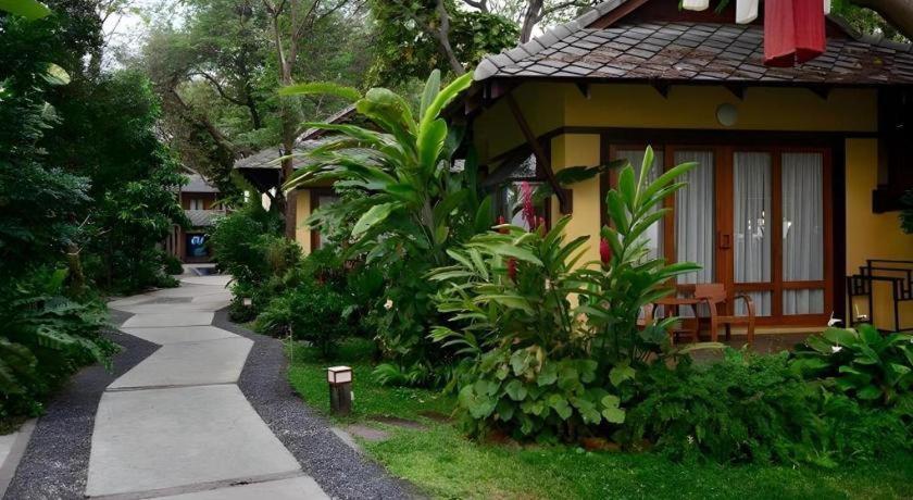 Baan Talay Dao Resort 3*