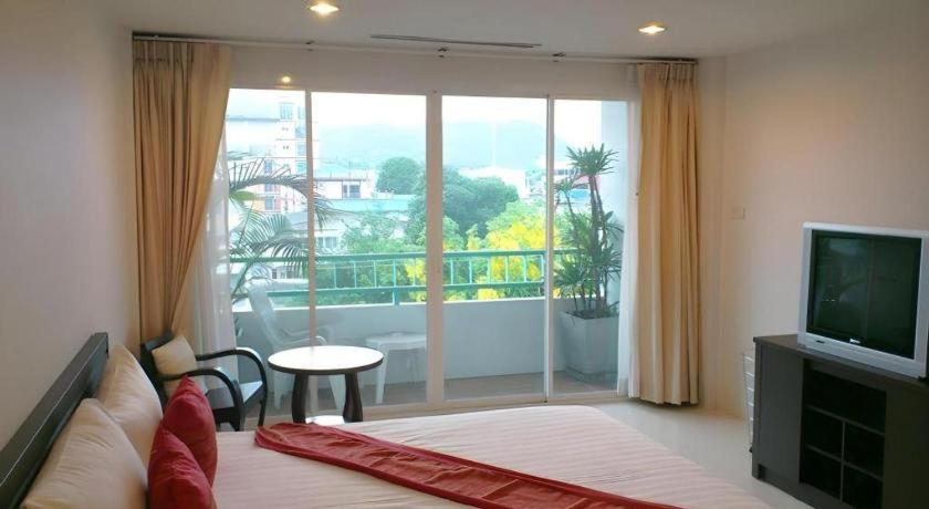 Avenue Hotel