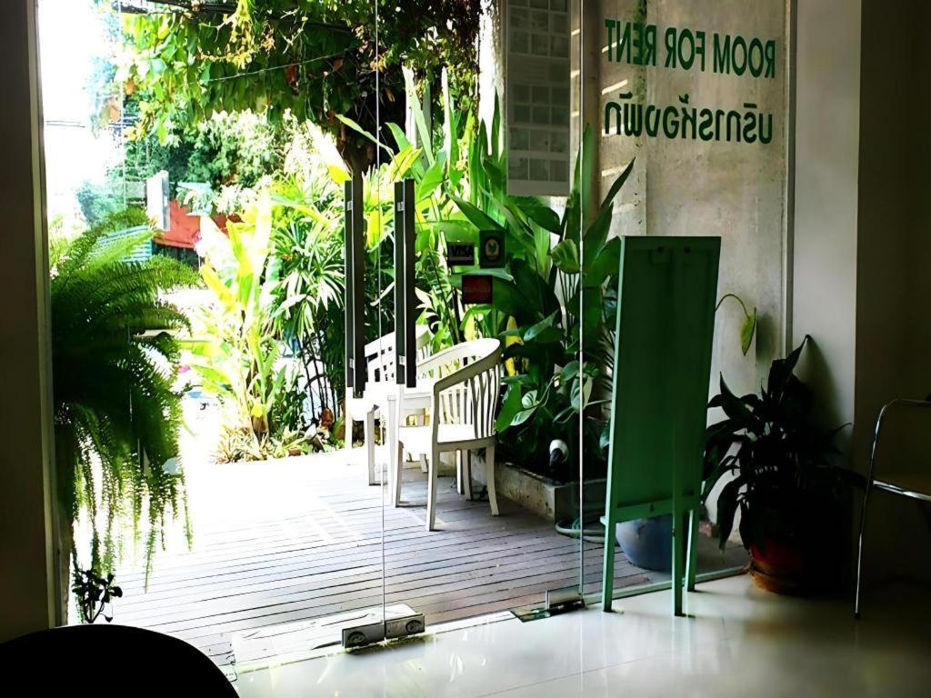Avenue Hotel