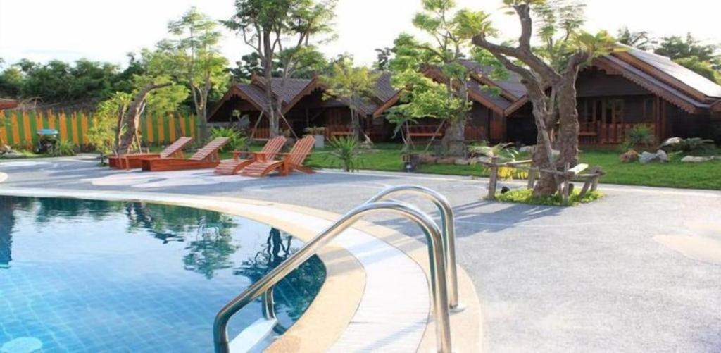 Srisawat Resort 3*