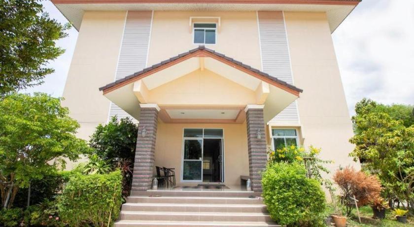 Hotel Oyo 904 Mai Thai Place 2*