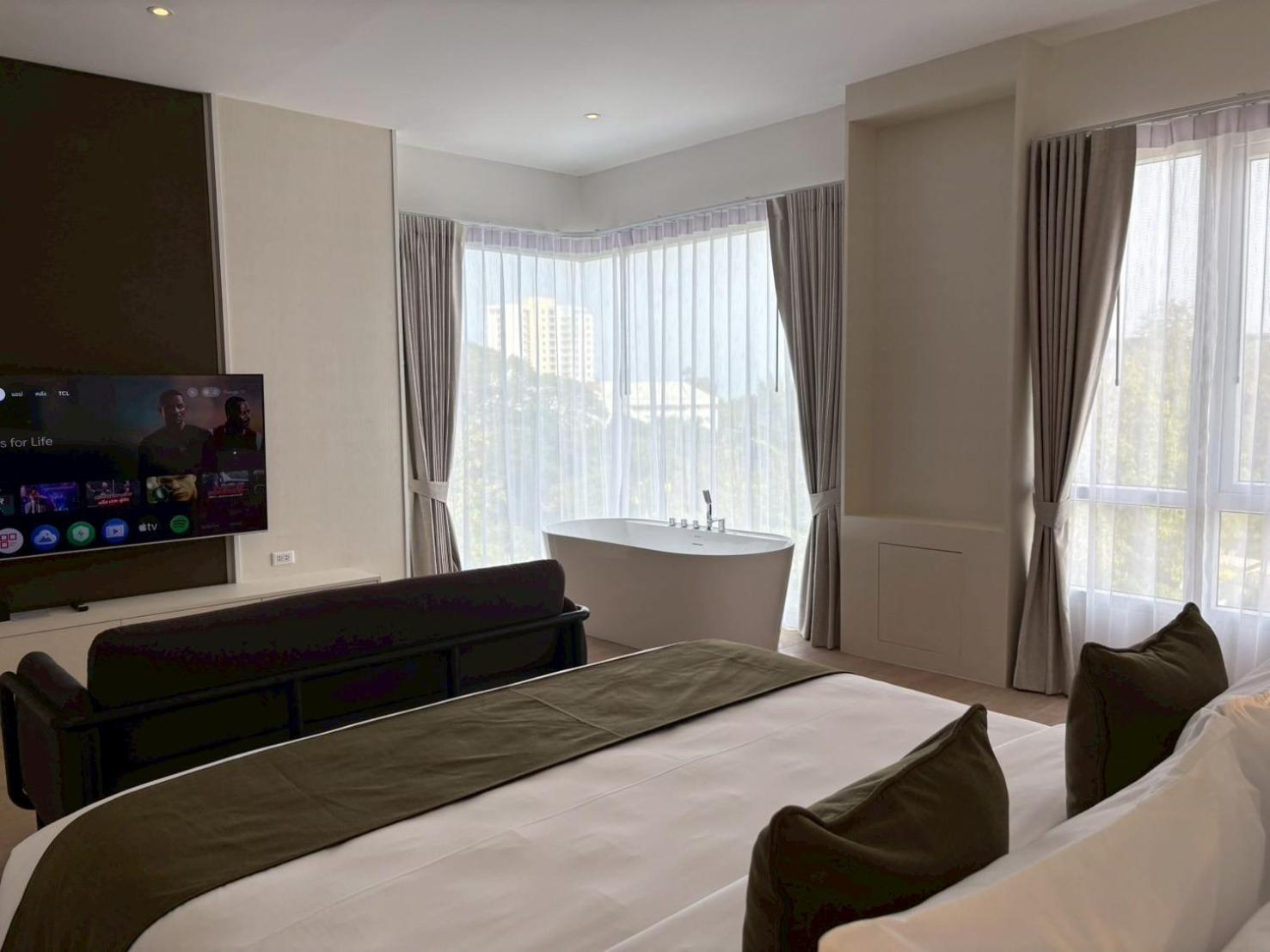 Khách sạn Whitt Hua Hin