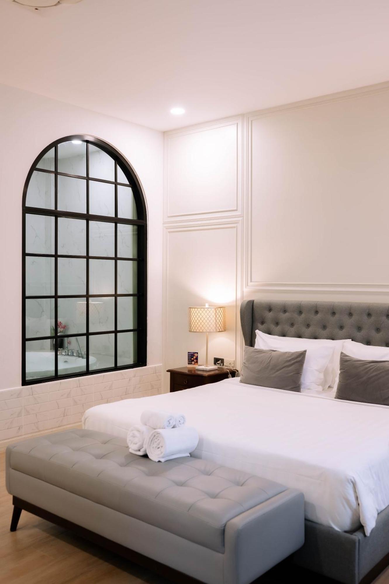 Seville Hotel 4*