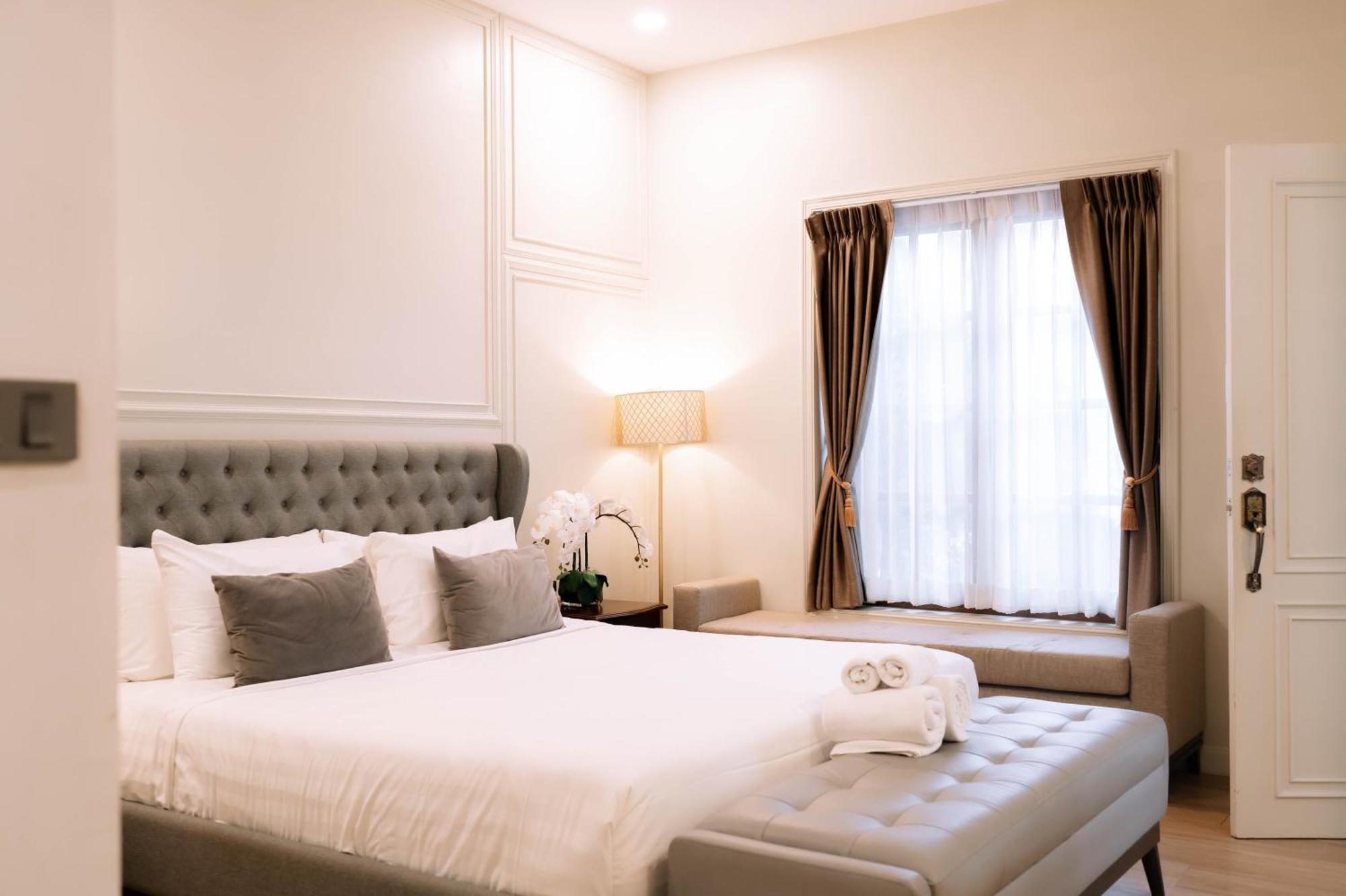 Seville Hotel HHQ
