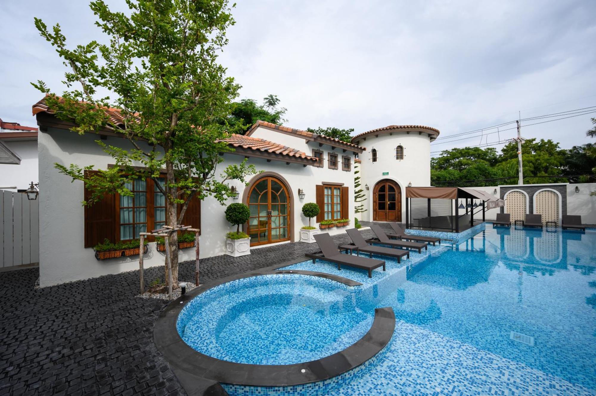 Seville Hotel HHQ