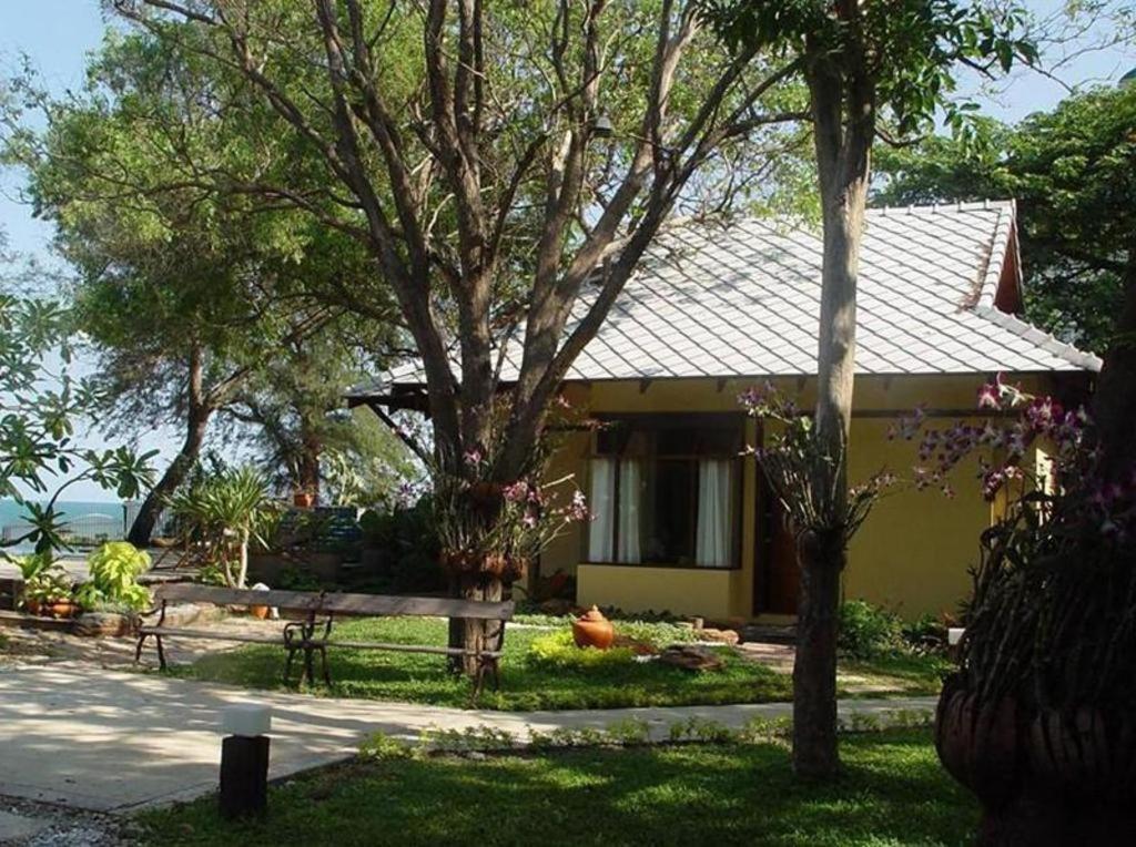 Resort Baan Talay Dao