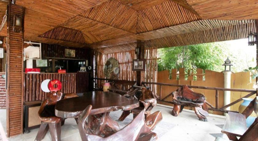 Hotel Capital O961 Baan Dow Chompoo 2*