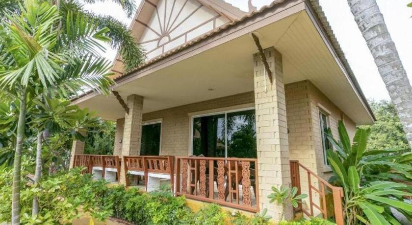 Hotel Capital O961 Baan Dow Chompoo