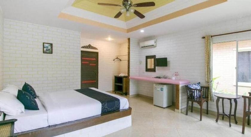 Capital O961 Baan Dow Chompoo Hotel 2*
