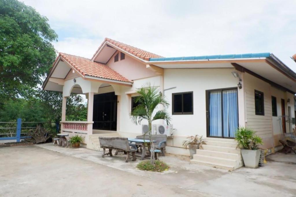 Khu nghỉ mát Seaside 2*