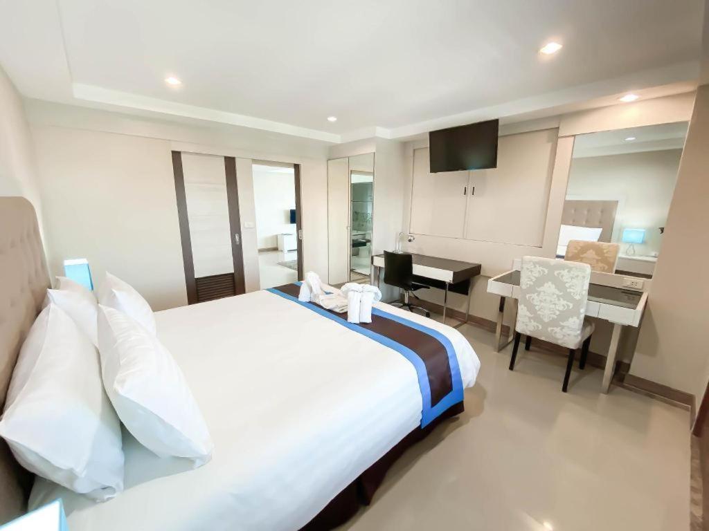 Blue Wave Hua Hin