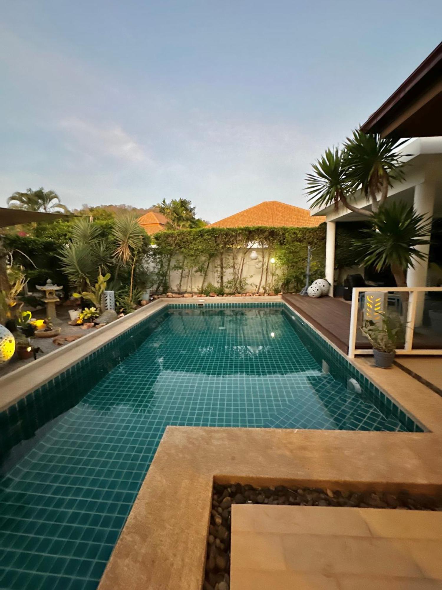Pool Molana Pousada Hua Hin