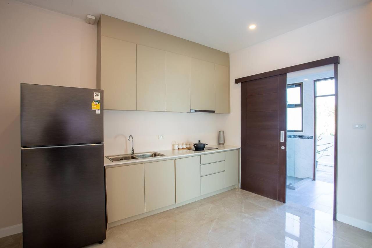 Villa Pooler *