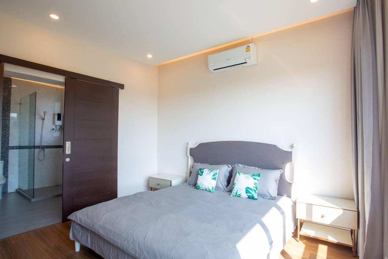 Pooler * Hua Hin