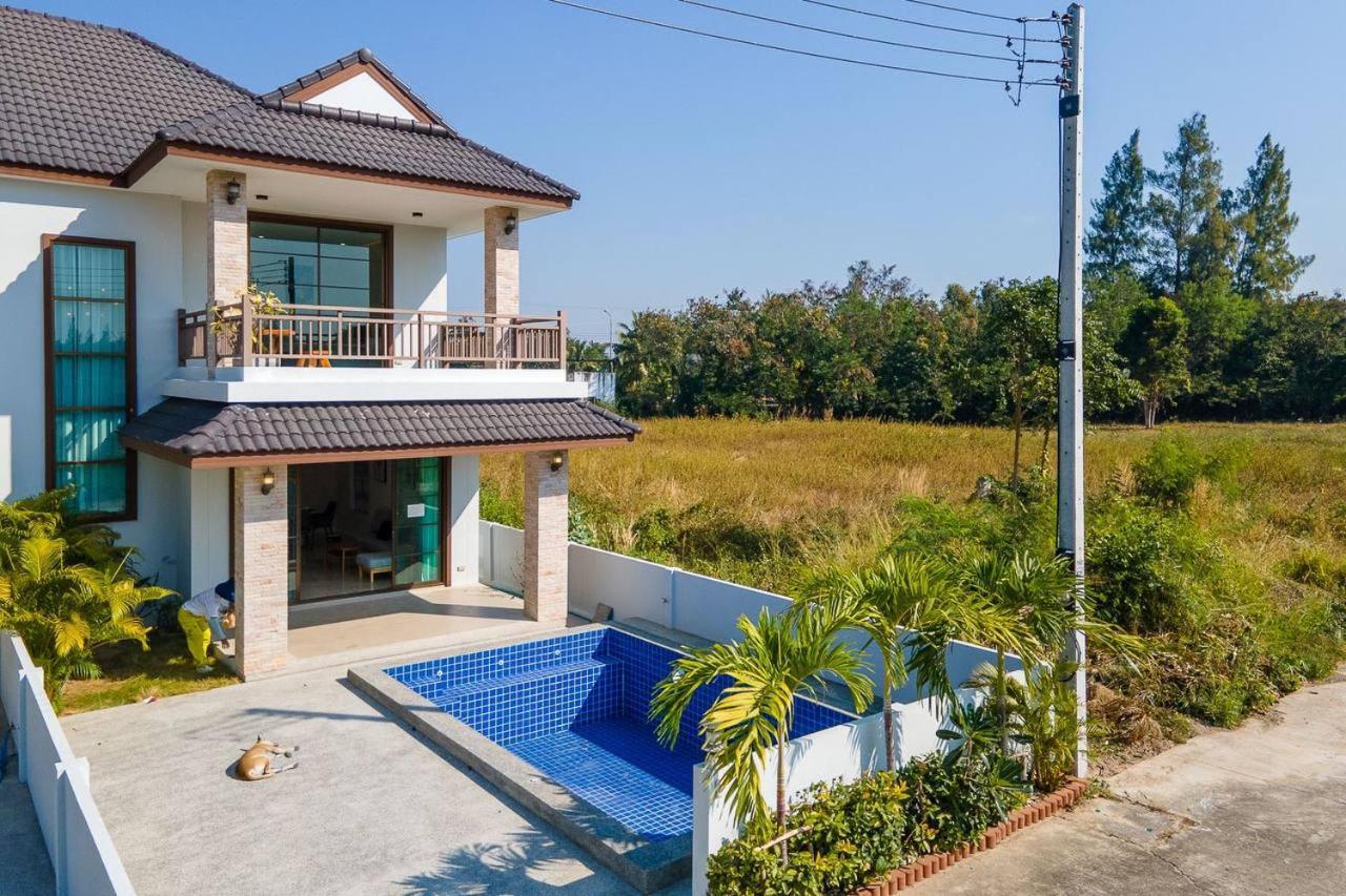 Villa Pooler *
