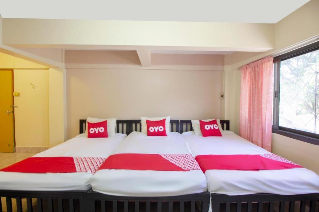 Hotel Oyo 75372 Flight Hut 2*