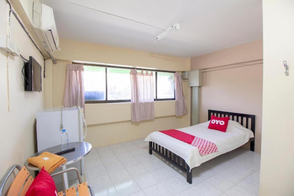 Oyo 75372 Flight Hut Hotel 2*