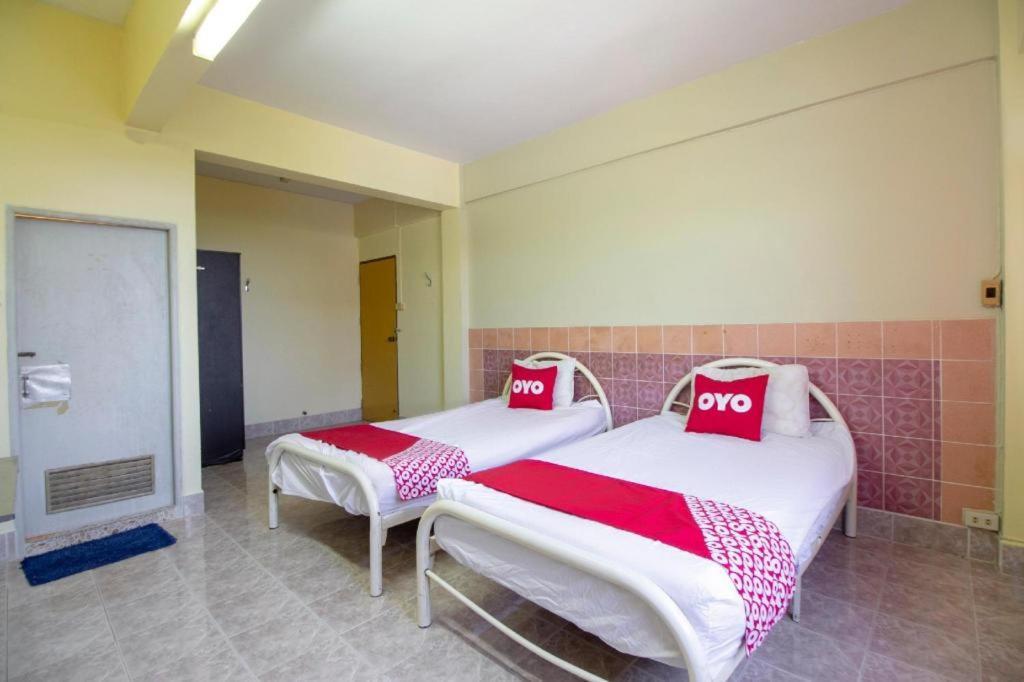 Hotel Oyo 75372 Flight Hut
