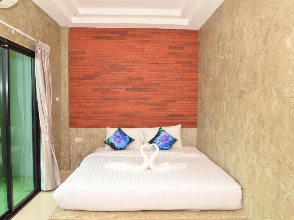 Moment House