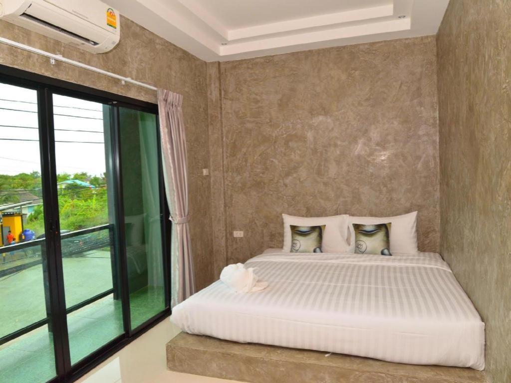 Moment House Hotel 2*