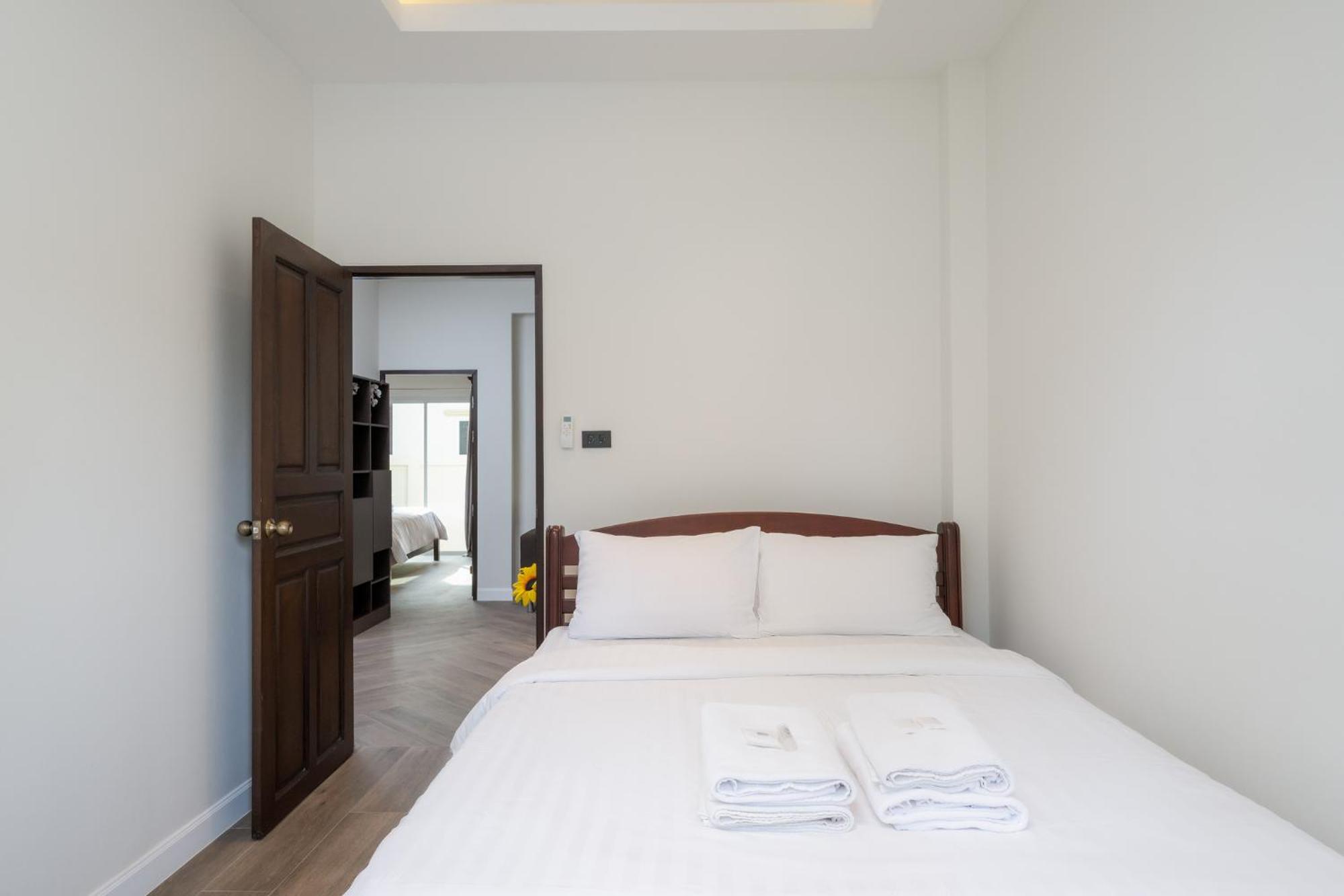 Orchid Paradise Homes Opv 20 *