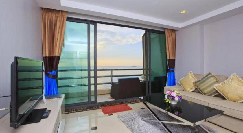 Blue Wave Hua Hin