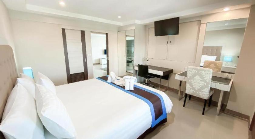 Blue Wave Resort