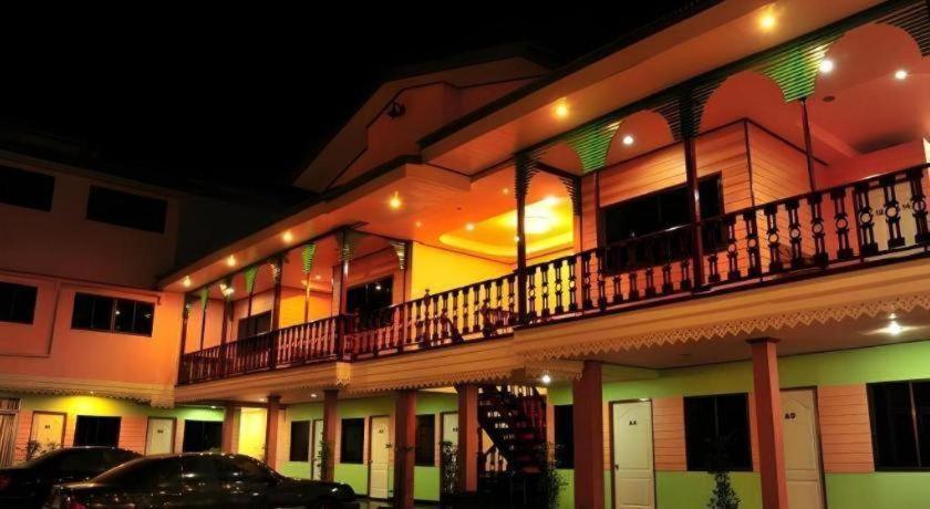 Hostel Magic House