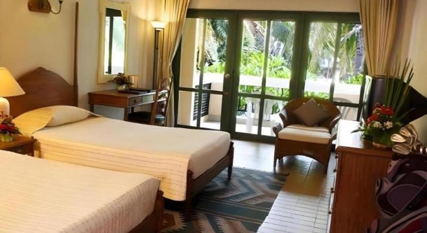 View And Golf Club Khách sạn 4*