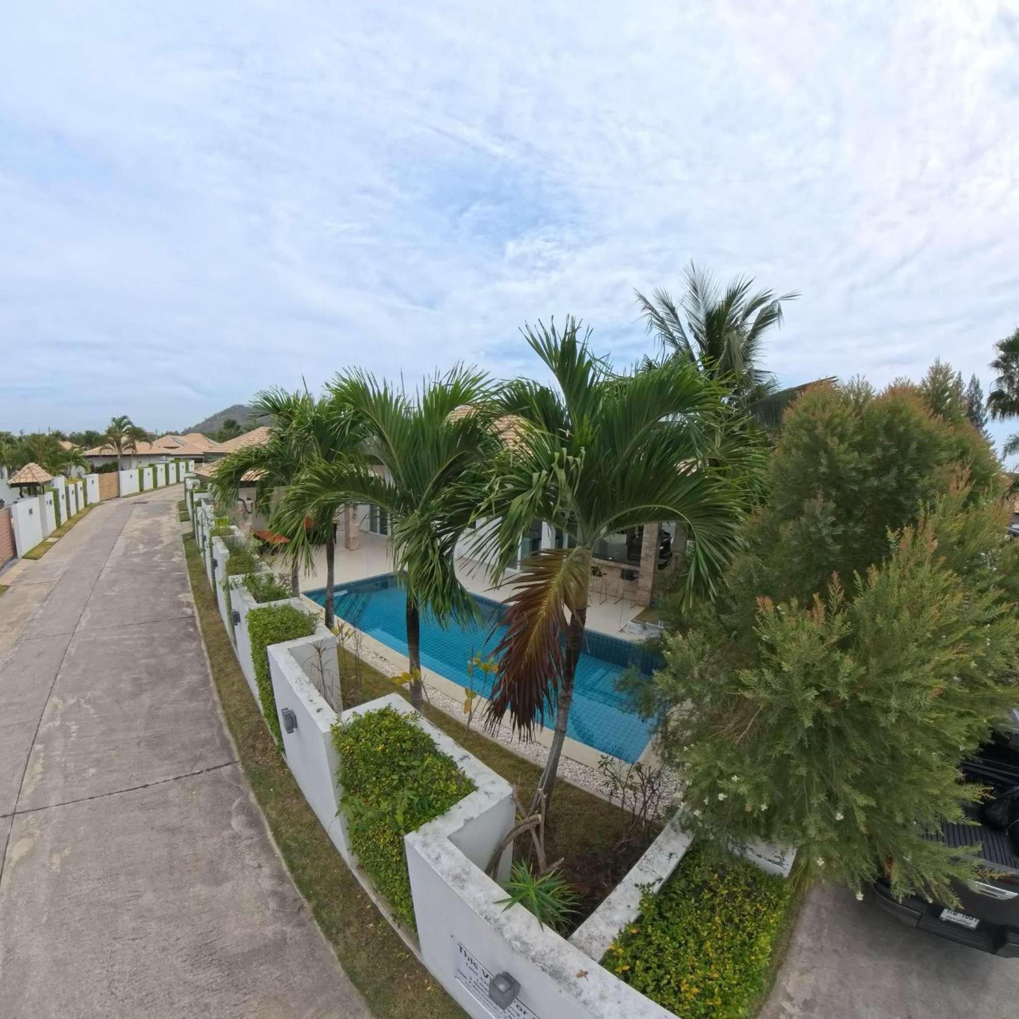 Beautiful 3 Bed Private Pool In Villa