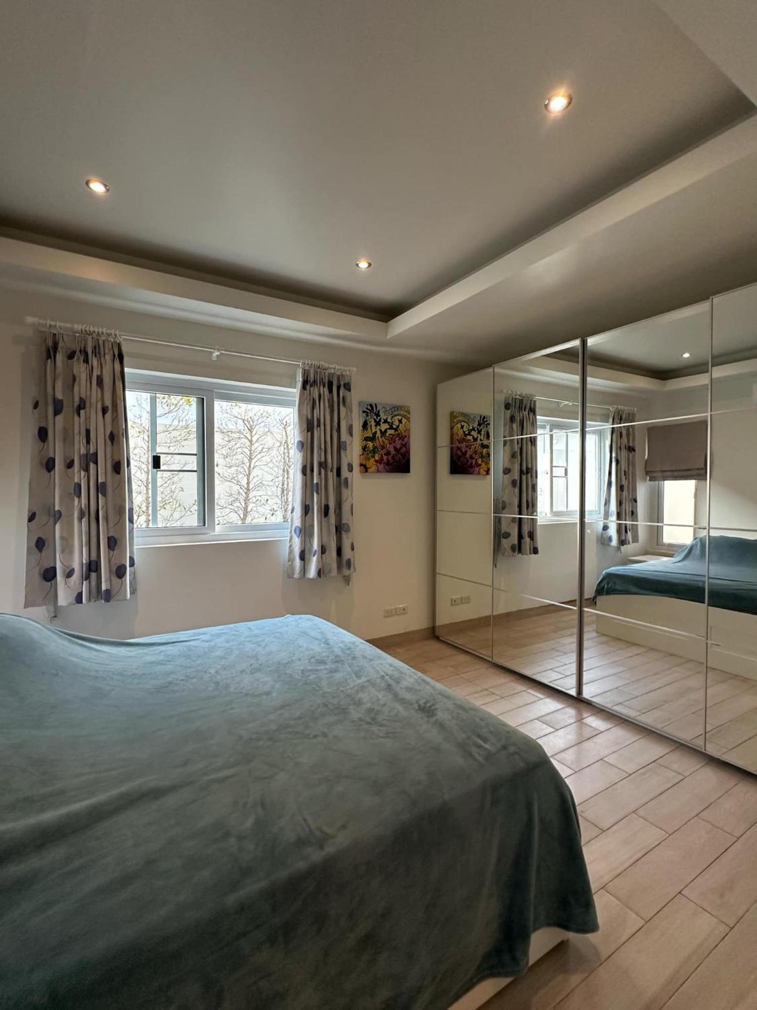 Beautiful 3 Bed Private Pool In *