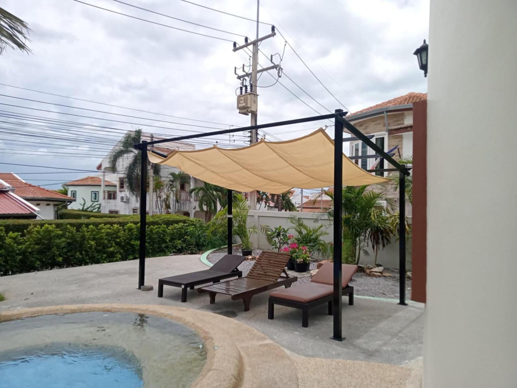 Khao Noi Village Pool