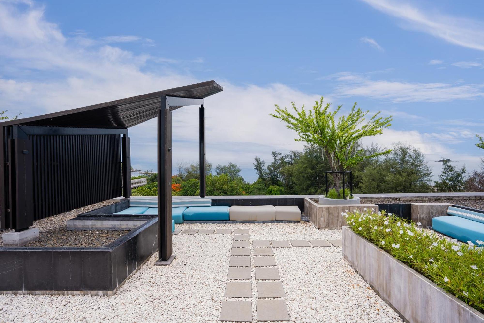 Beachside Chic Coastal Hideaway With Pool, Gym & View * Hua Hin