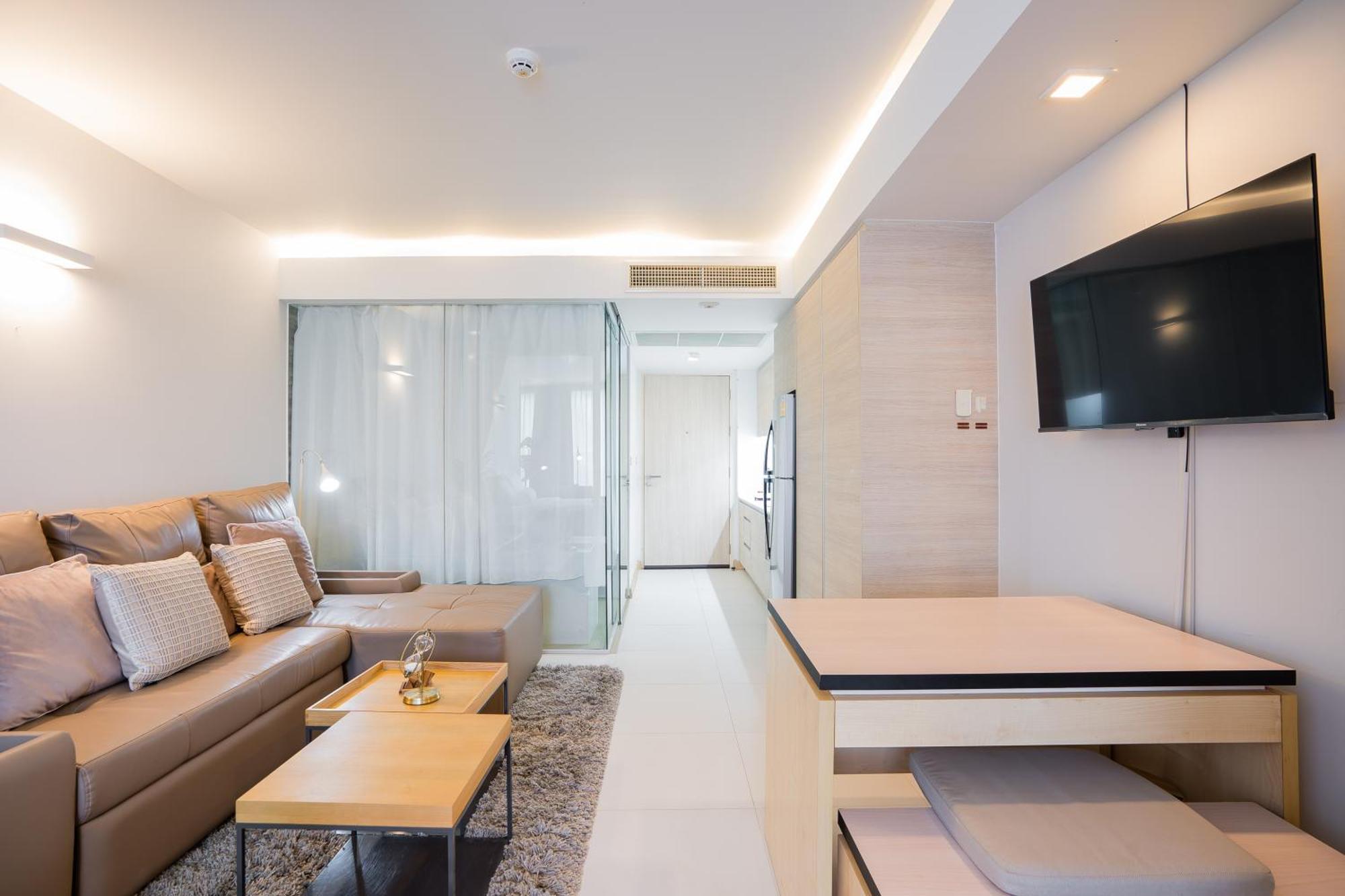 Apartment Beachside Chic Coastal Hideaway With Pool, Gym & View *