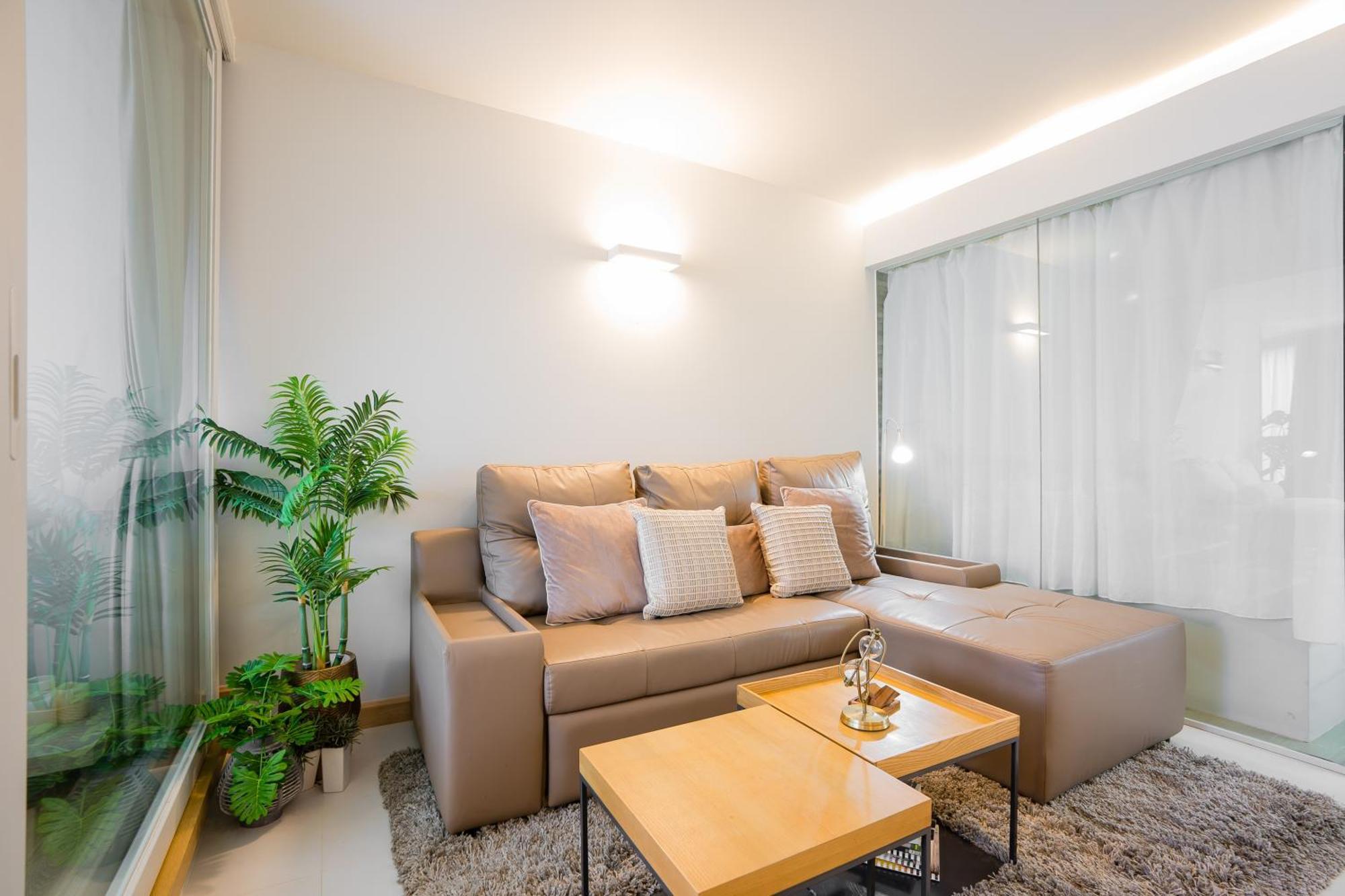 Beachside Chic Coastal Hideaway With Pool, Gym & View Apartment