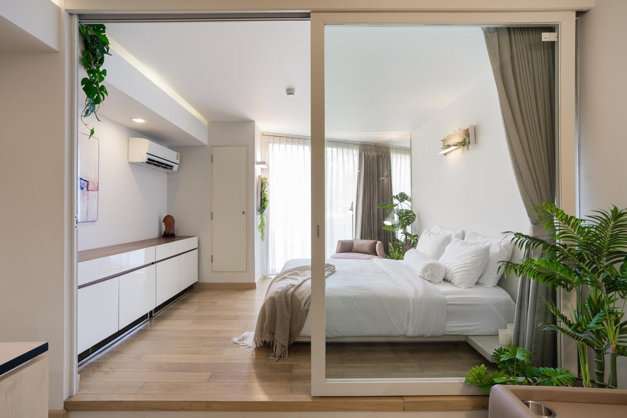 Beachside Chic Coastal Hideaway With Pool, Gym & View Apartment